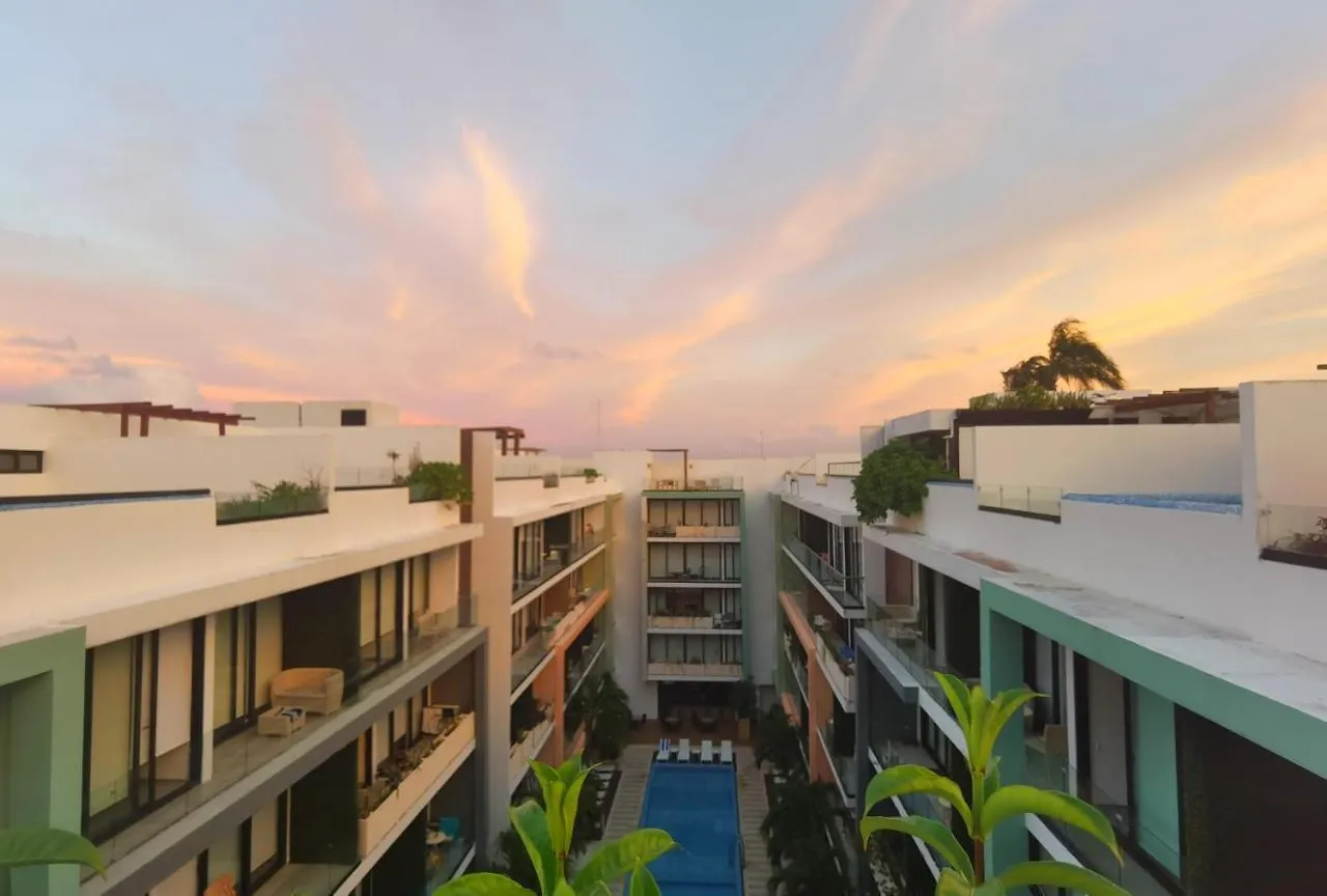 ** Pensión The City Condos By Menesse Playa del Carmen México