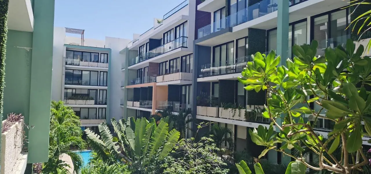 ** Pensión The City Condos By Menesse Playa del Carmen México